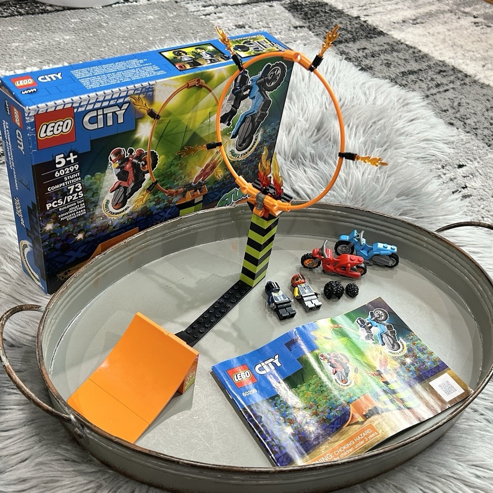 Lego City Stunt Competition Building Toy Set 73pcs 60299 Complete